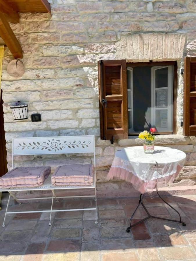 B&B Il Poggetto Serra SantʼAbbondio Eksteriør bilde