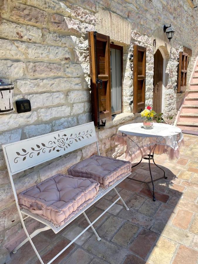 B&B Il Poggetto Serra SantʼAbbondio Eksteriør bilde