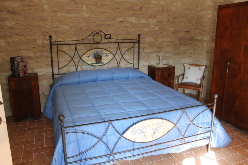 B&B Il Poggetto Serra SantʼAbbondio Rom bilde
